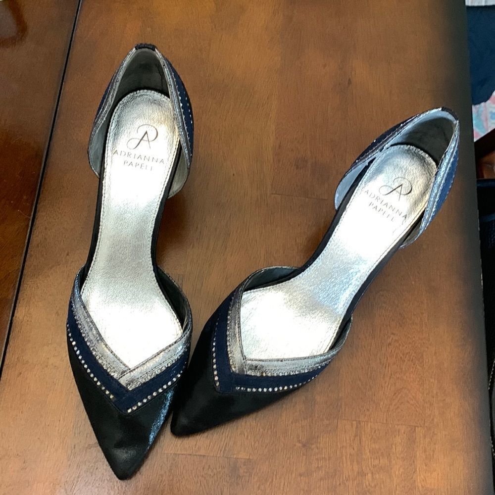 Adrianna Papell black blue silver closed toe heels Size 9